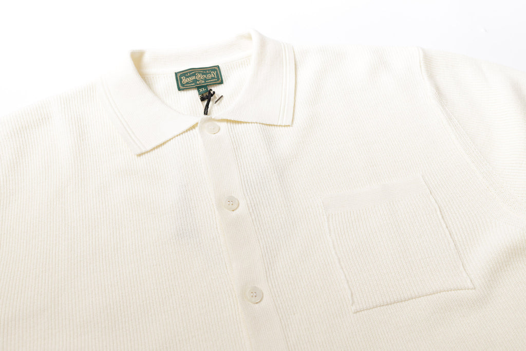 Knitted Short Sleeve Shirt in Ivory, Collar View