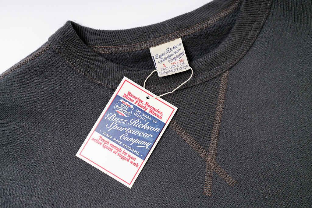 4-Needle Plain Sweatshirt in Faded Black Neck and Label View
