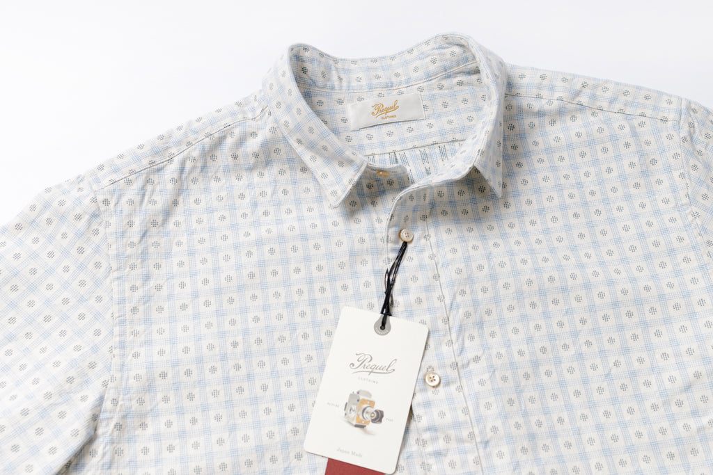 Mini Collar Shirt in Beige Collar View