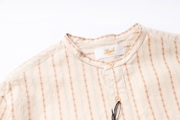 Stand-up Collar Shirt in Beige Neck View