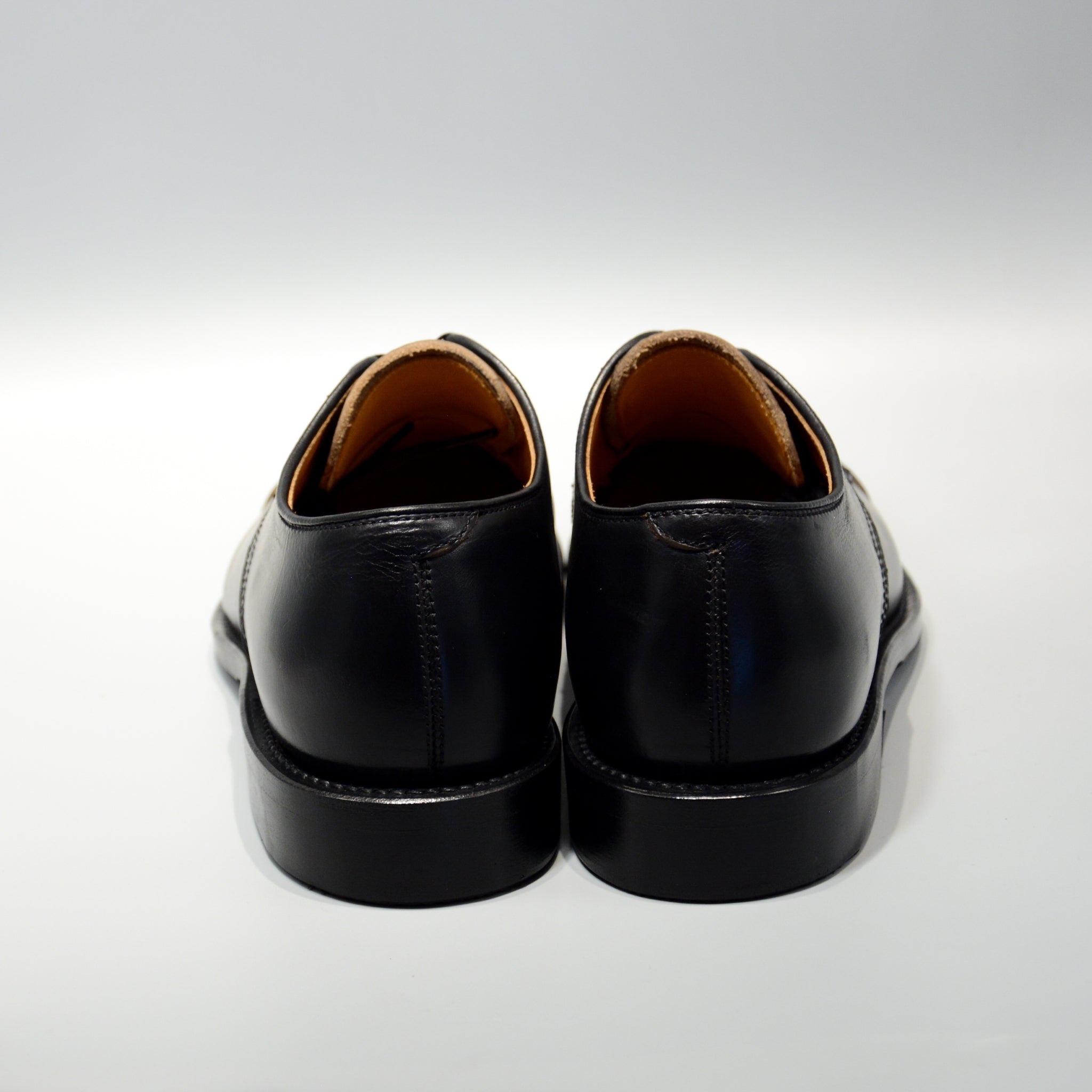 WHEEL ROBE - PUNCHED CAP DERBY BLACK-5