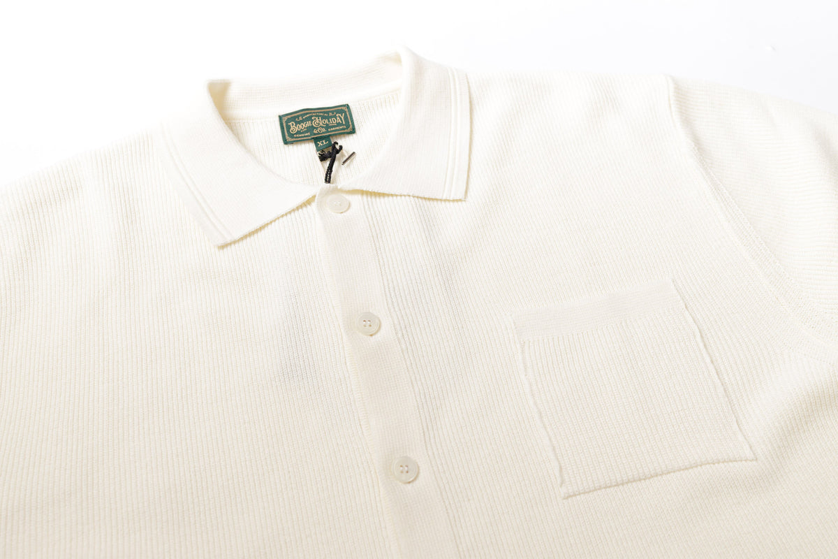Knitted Short Sleeve Shirt in Ivory, Collar View
