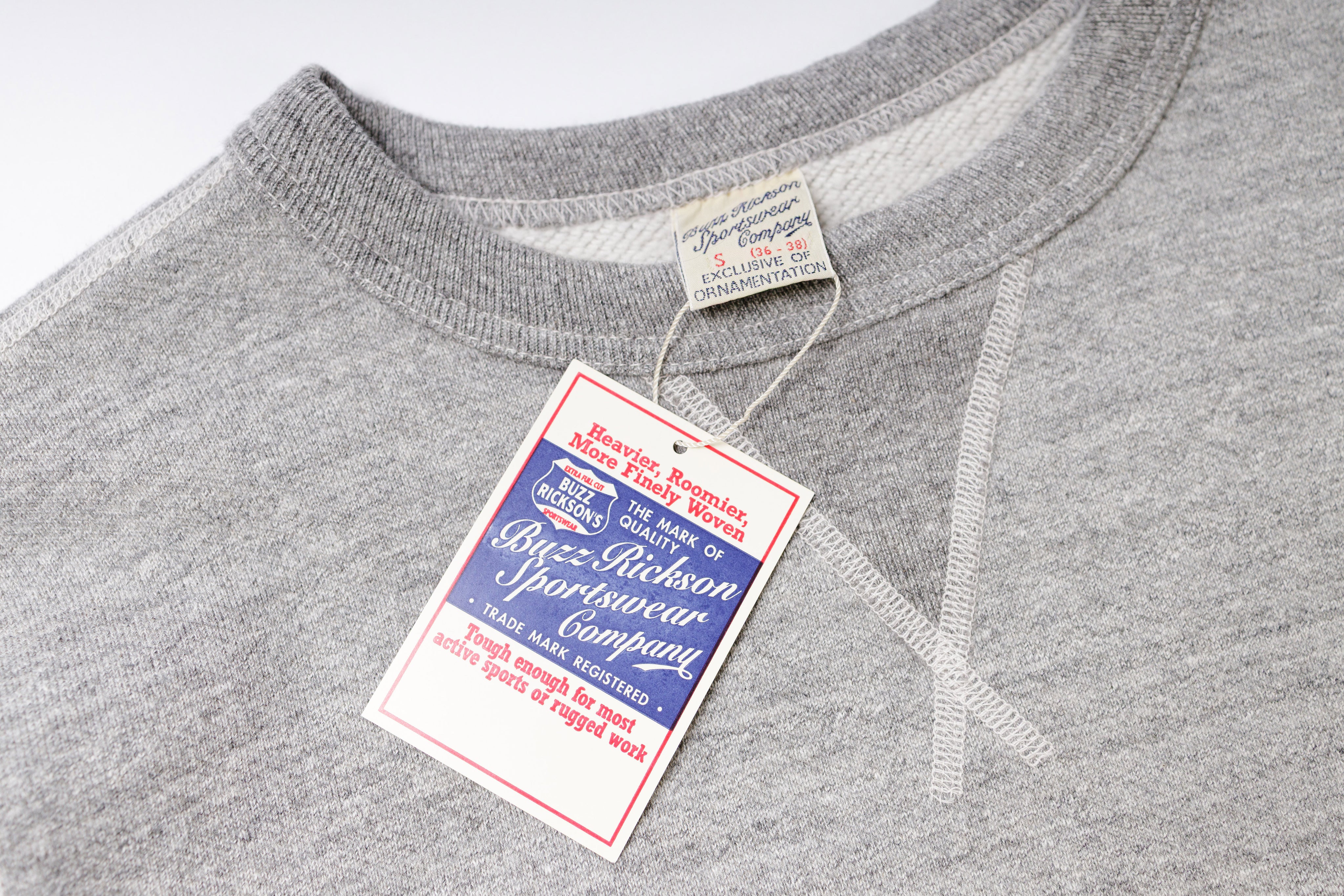  Plain Sweatshirt in Grey Neck and Label View
