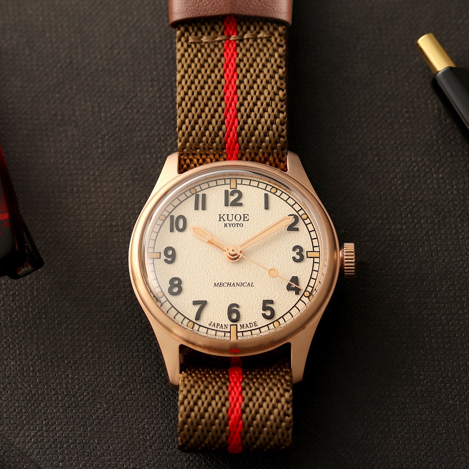 KUOE - Old Smith 90-002 35mm Bronze Case Ivory Dial No-Date Khaki x Red Nato