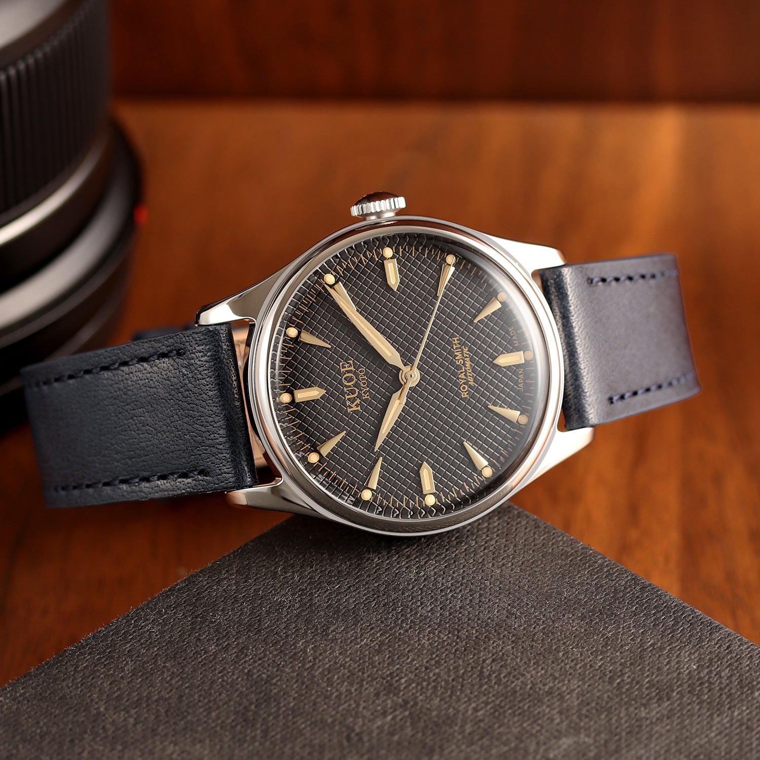 KUOE - Royal Smith 90-006 Silver Case Black Dial