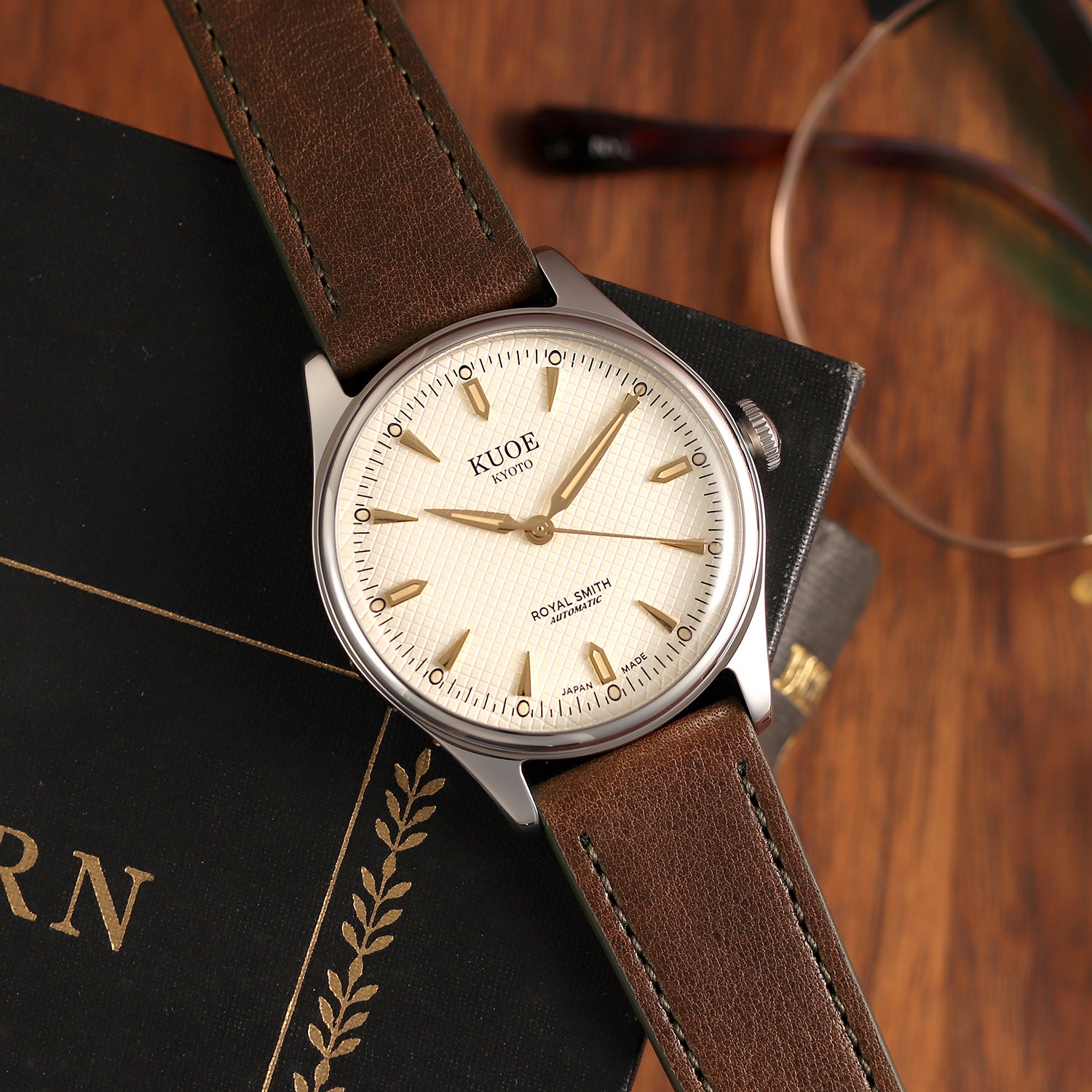 KUOE - Royal Smith 90-006 Silver Case Ivory Dial-2