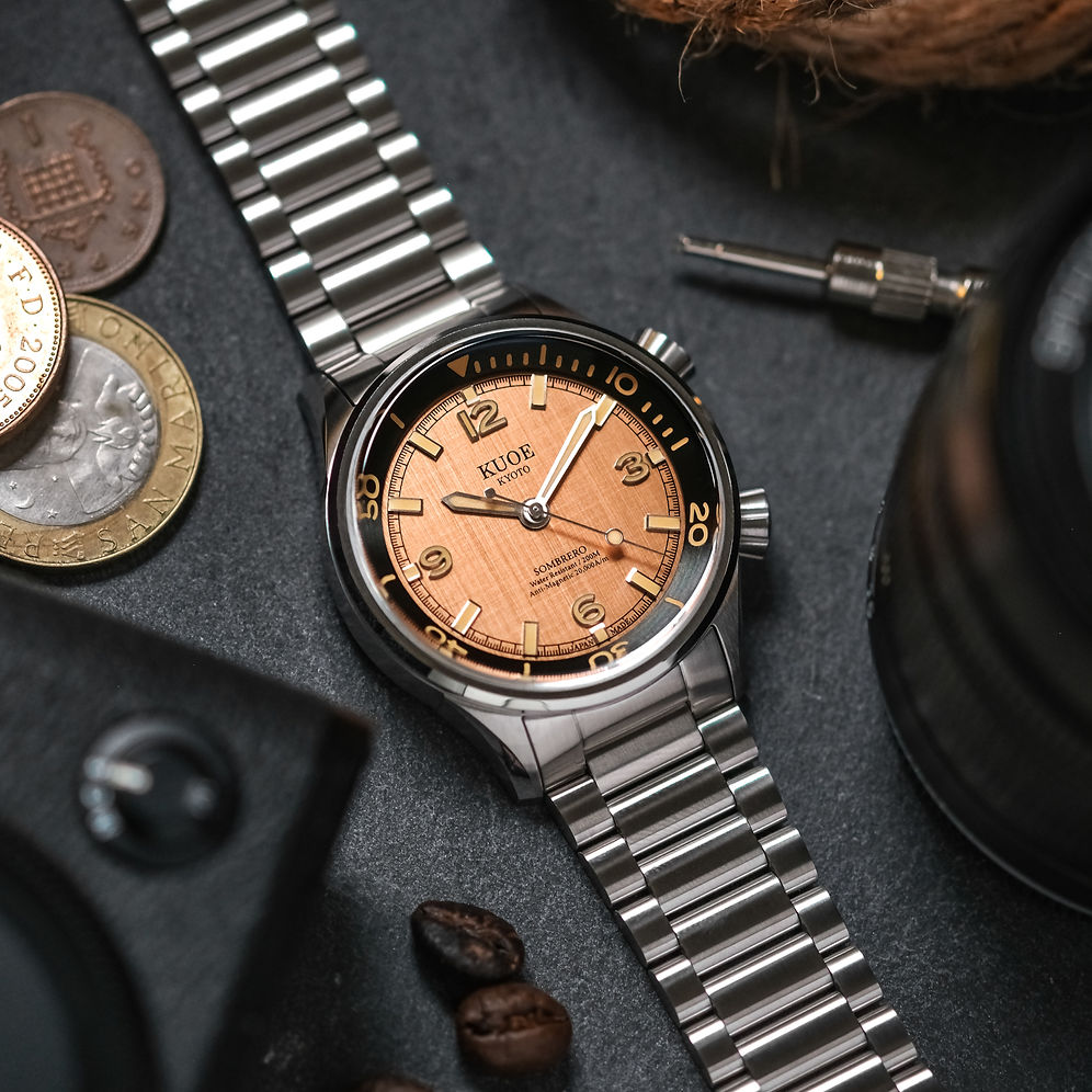 KUOE - Sombrero 90-011 Salmon Pink Linen Textured Dial with Flat-Link Bracelet-4