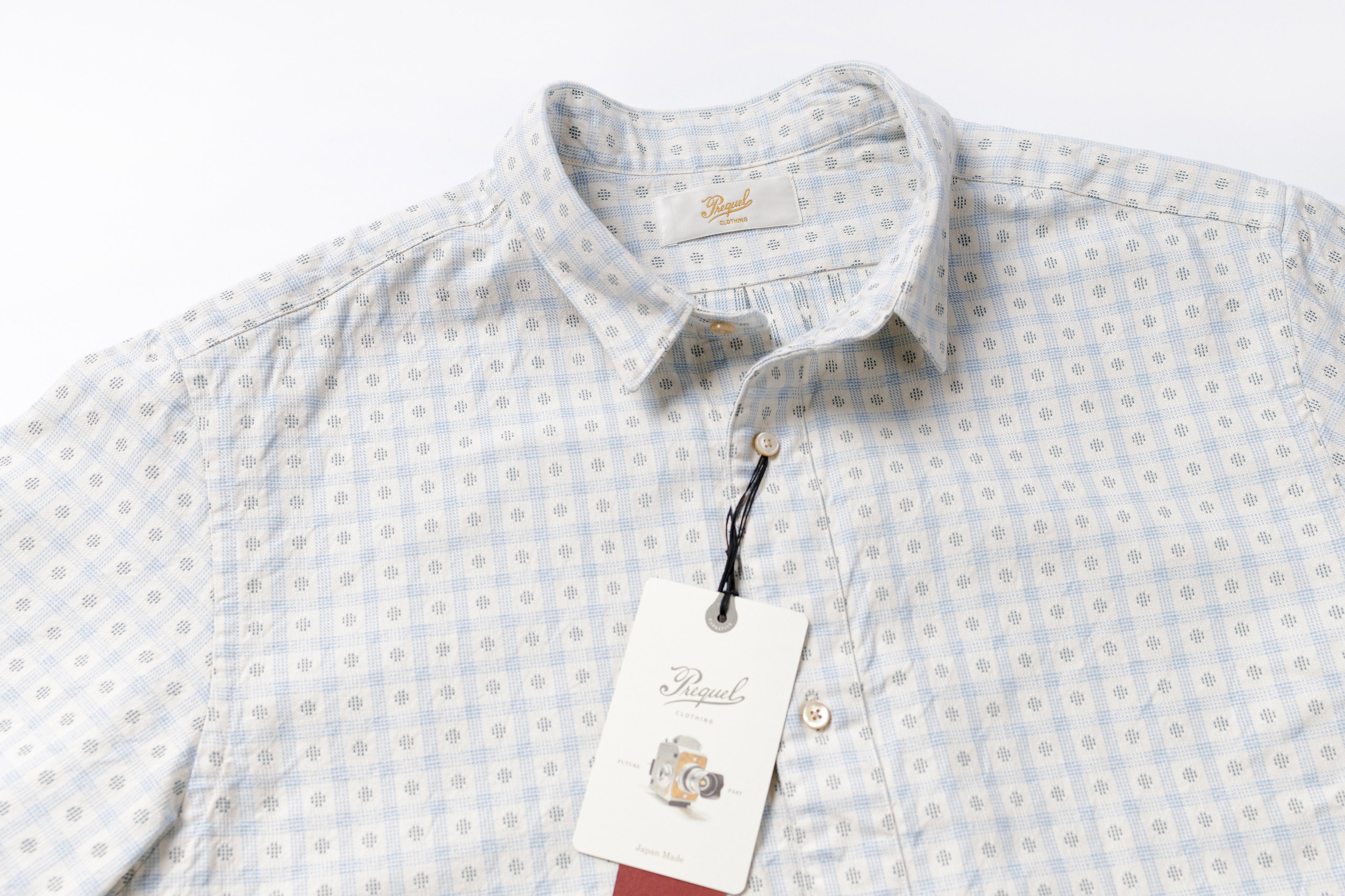 Mini Collar Shirt in Beige Collar View